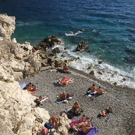 Cocon Cosy Romantique A 5 Minutes A Pied Bed and Breakfast